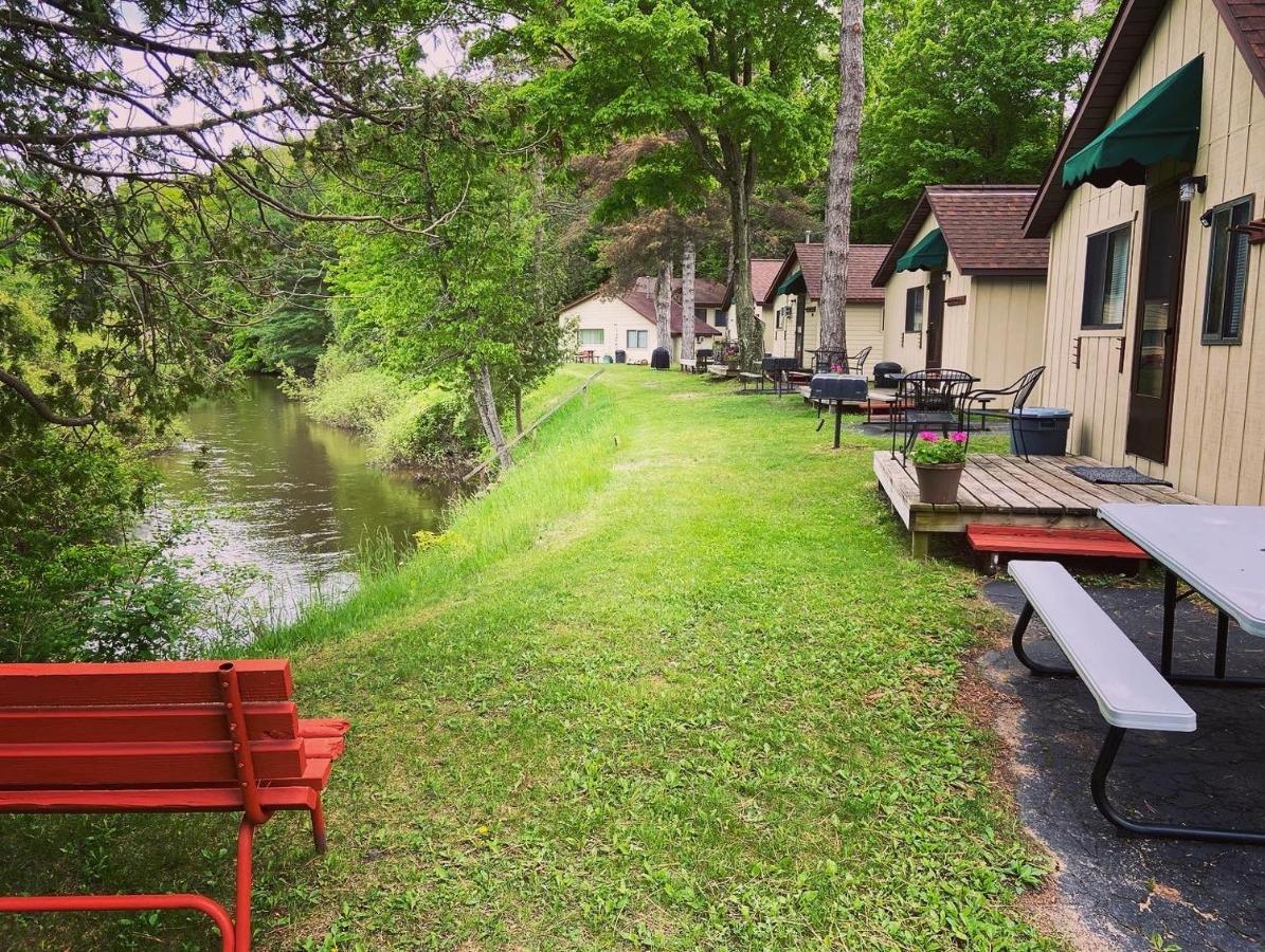 Betsie Riverside Resort Benzonia Zewnętrze zdjęcie