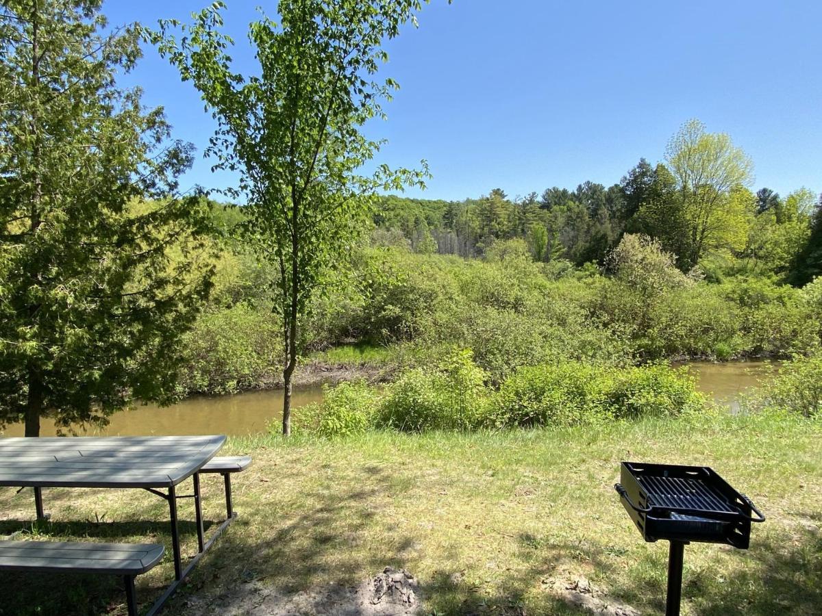 Betsie Riverside Resort Benzonia Zewnętrze zdjęcie