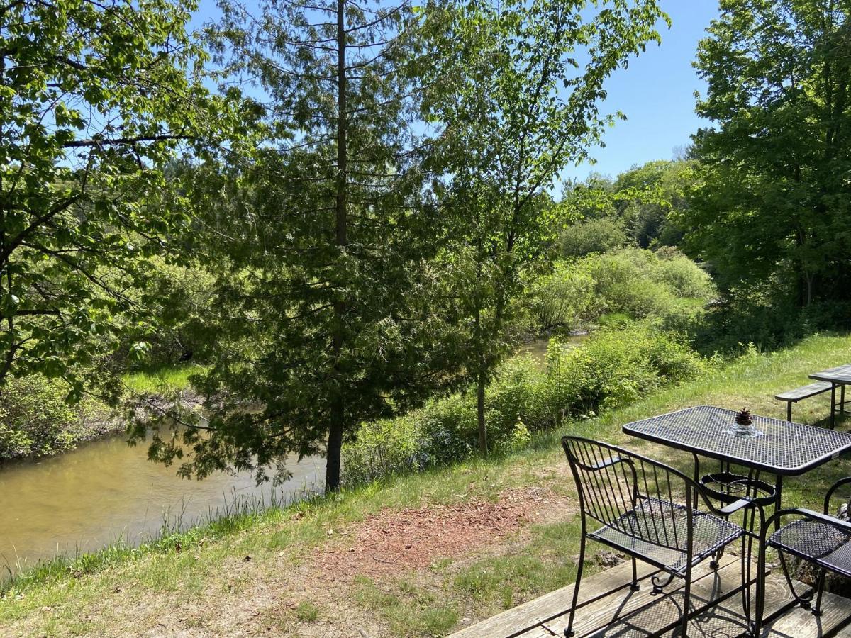 Betsie Riverside Resort Benzonia Zewnętrze zdjęcie